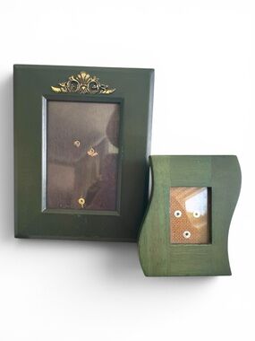 Set of 2 wooden frames, green, vintage